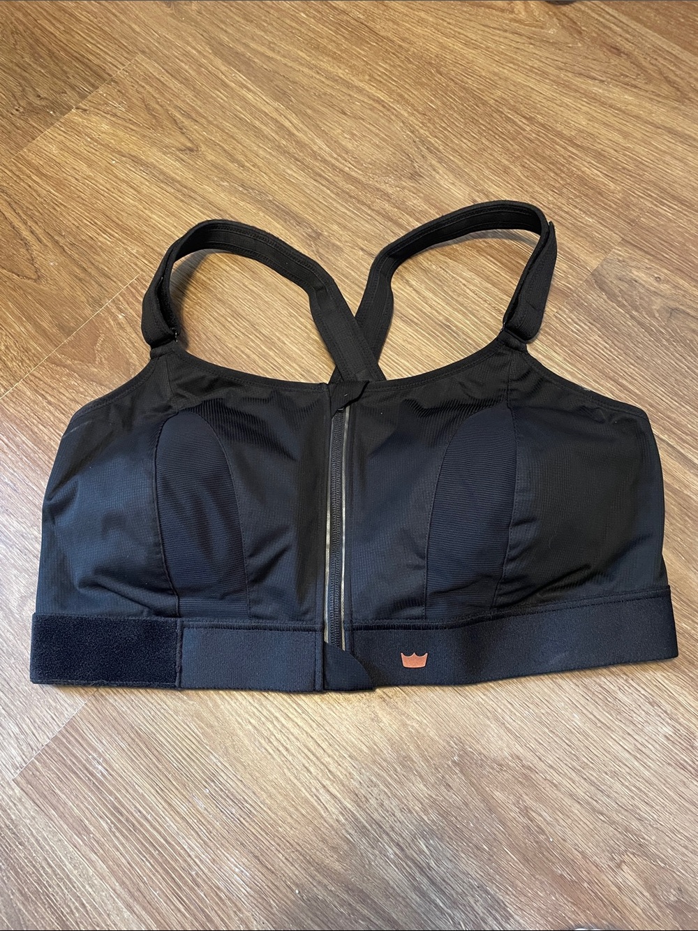 SHEFIT Black Sports Bra - size 6Luxe 6X